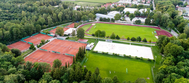 Luftaufnahme des Trainingsgeländes des ASV Dachau. 